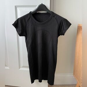 Black Lululemon Top